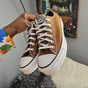 Converse Unisex Brown Platforms